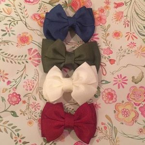 Milan’s Winter Hair Bow Set❣️